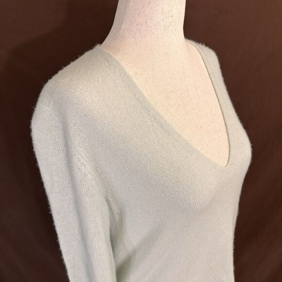 Theory Adrianna 100% Cashmere V-Neck Sweater Size SMALL LIGHT MINT - Picture 6 of 10